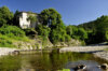 Gard- Emplacements devant le Château, au bord de la Rivière - 8